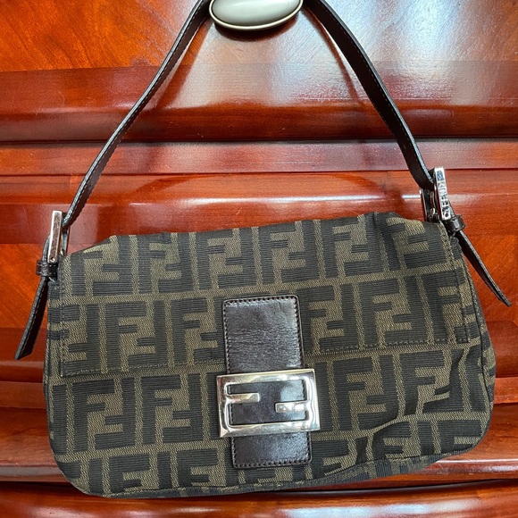 ***SOLD*****FENDI ZUCCA BAGUETTE - Picture 2 of 15